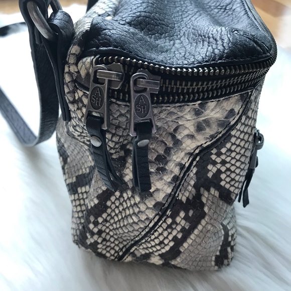 Ash Snake Embodied Shoulder Strap Bag - Picture 2 of 8